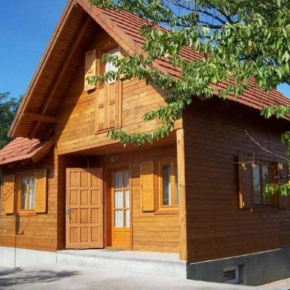Schönes Holzhaus in Balatonfokajár